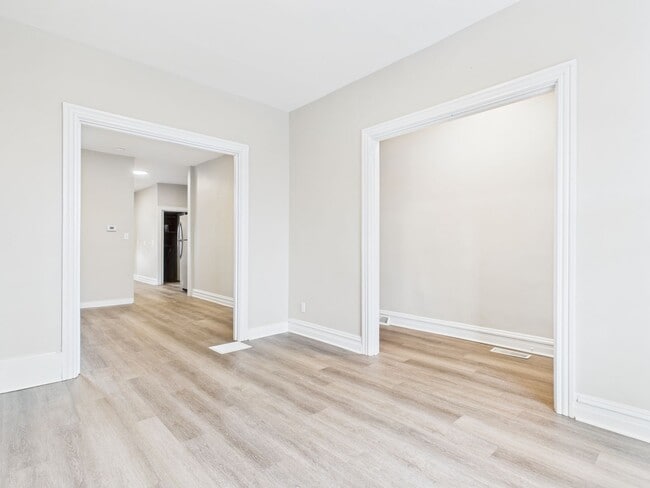 Building Photo - Spacious 4 Bedroom Single Family on Susquehanna St with Off Street Parking
