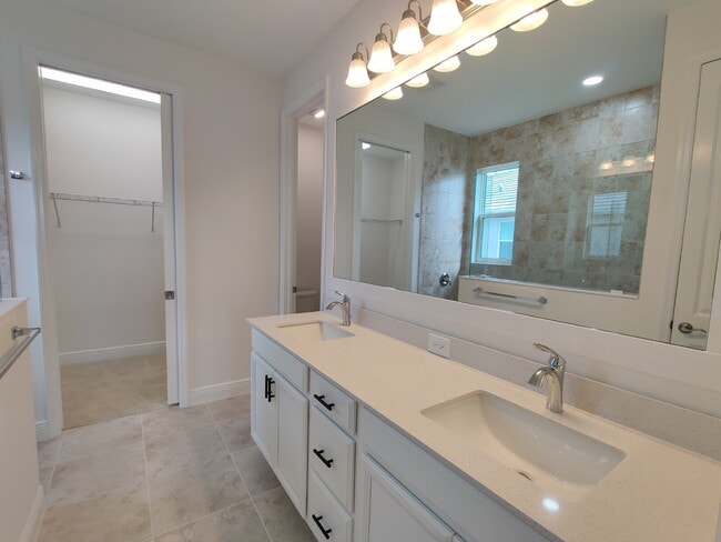 Building Photo - 8173 Sternway Rd