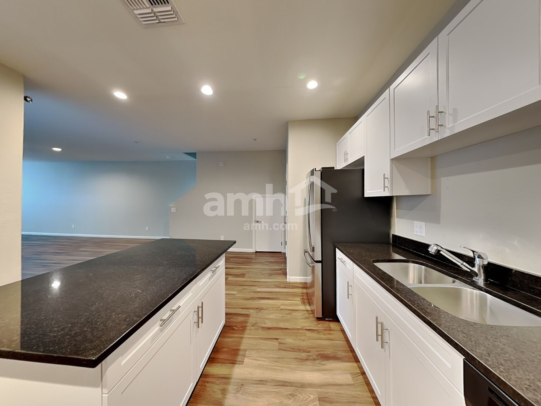 Building Photo - 20759 W Maiden Ln