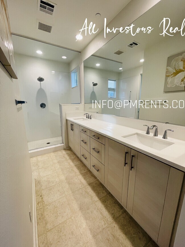 Building Photo - 1234 Via Candelas