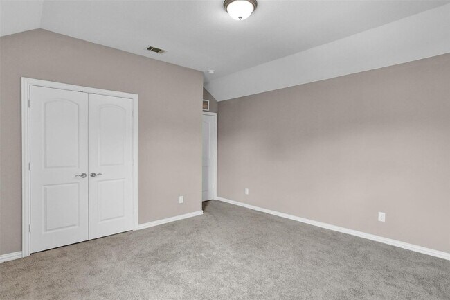 Building Photo - Located in McKinney's desirable Erwin Farms, this beautiful home exudes modern elegance and pract...