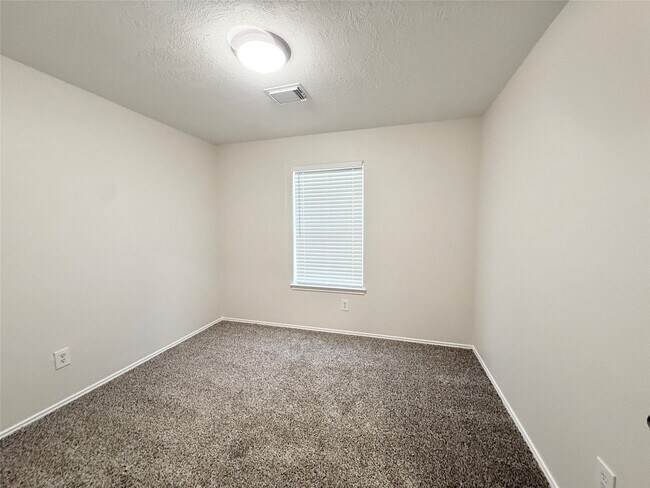 Building Photo - 8803 Danbury Hollow Ln