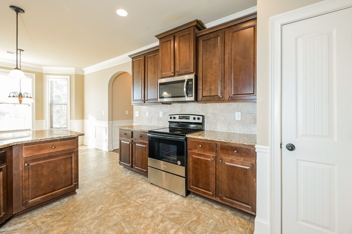 Building Photo - 9200 Bandywood Way SW