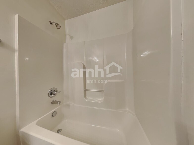 Building Photo - 645 Smoky Mountains Dr