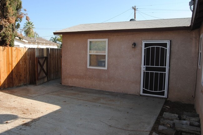 Building Photo - Price Reduced