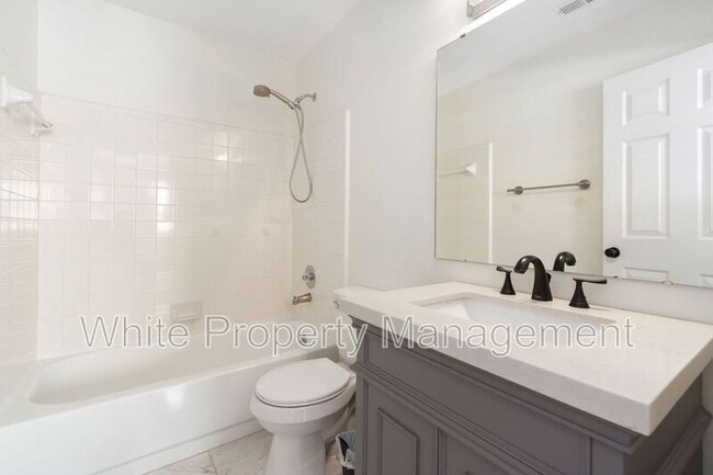 Building Photo - 9123 Kings Canyon Dr