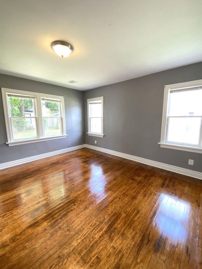 Building Photo - Spacious 2 Bed 1 Bath NW OKC
