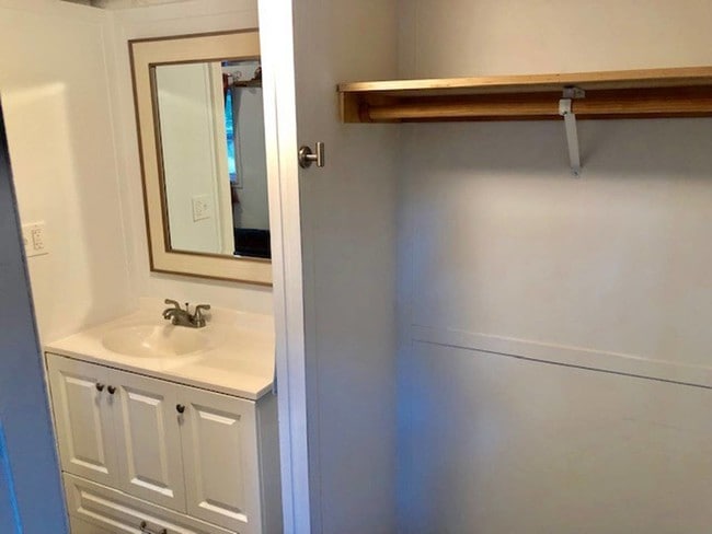 Building Photo - 9849 Sunrise Hwy