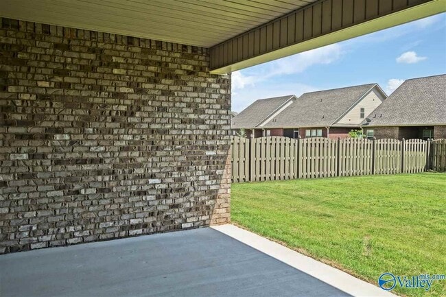 Building Photo - 409 Bay Tree Ln SW