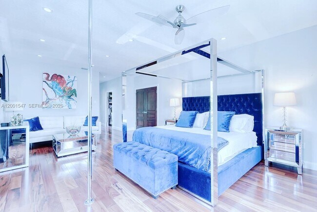 Building Photo - 13300 Biscayne Bay Terrace