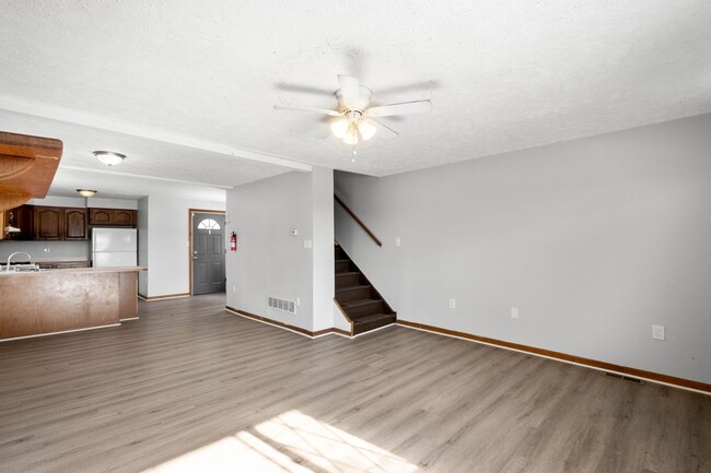 Building Photo - SCORE $500 OFF 1ST MONTH OF RENT! 2 bedroo...