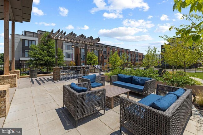 Building Photo - 8091 Red Hook St