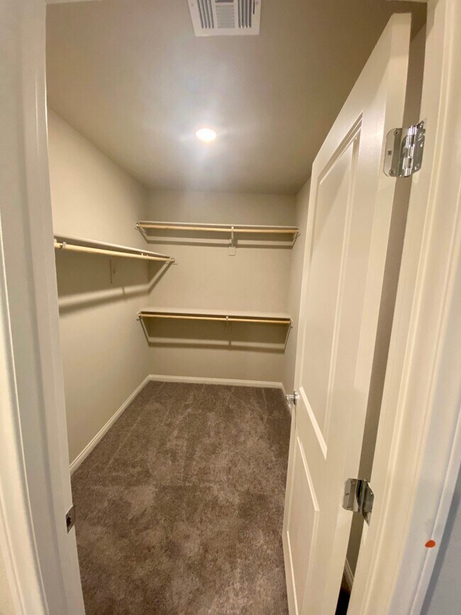 Building Photo - 3816 Antilia Ave