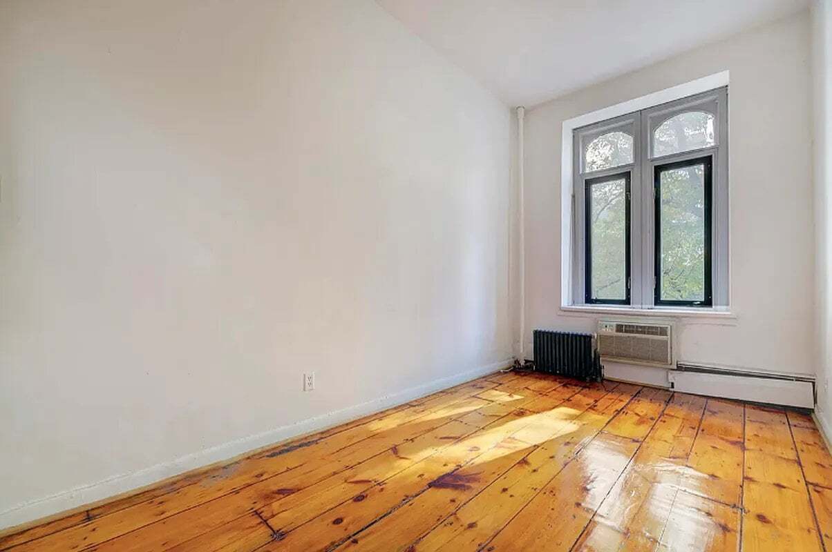 Building Photo - 106 E 30th St