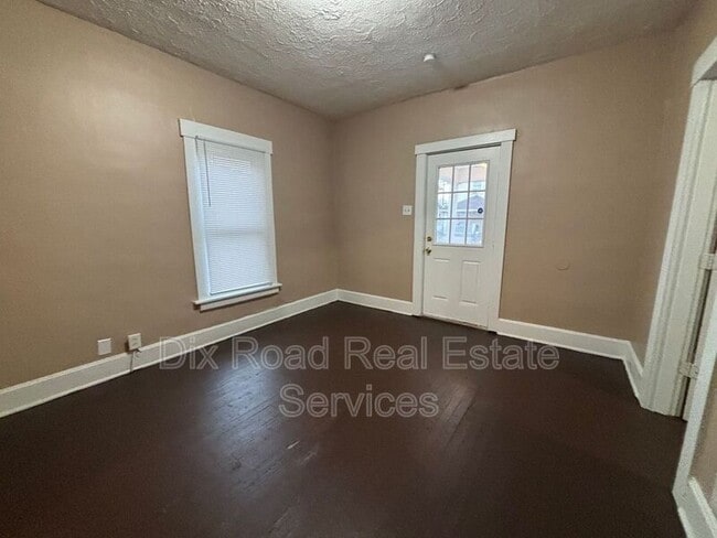 Building Photo - 2204 Hill Ave