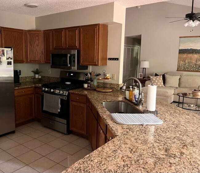 Building Photo - Knoxville 37922, 3 bedroom, 2 bath home with a lot of storage - Call Susan Niedergeses (865) 300-...