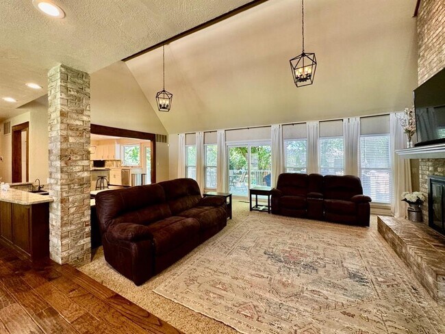 Building Photo - 21 S Trail Ridge Rd