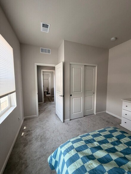 Building Photo - 17247 Parkside Dr N