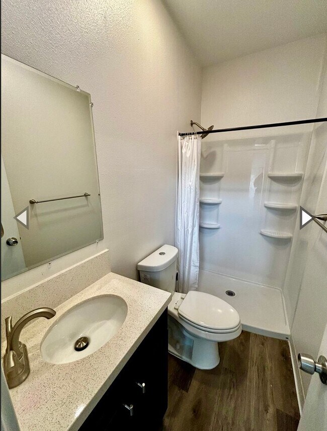 Building Photo - Newly Renovated 1 Bed/1 Bath- Move in Promotion!