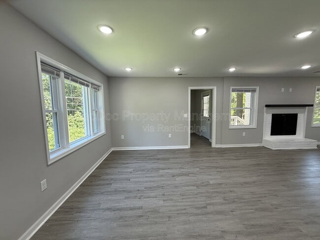 Building Photo - 12317 Metlock Rd