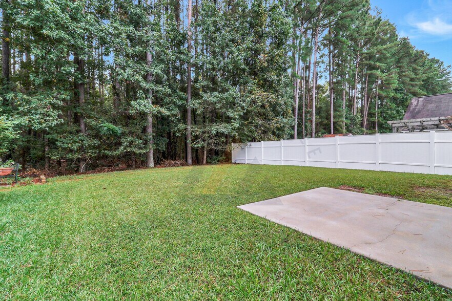 Building Photo - 62 Running Oak Dr
