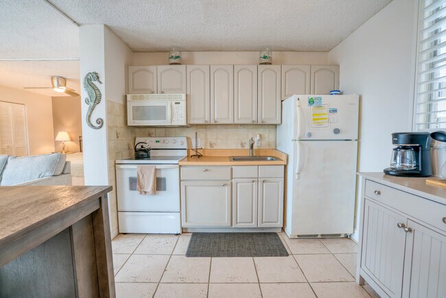 Building Photo - 5700 Bonita Beach Rd SW