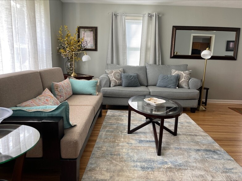 Living room - 68 Stanford Rd W