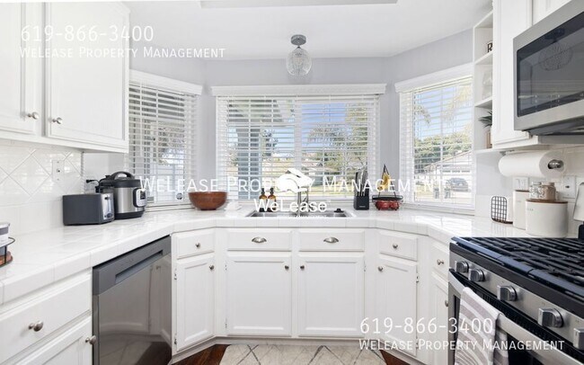 Building Photo - 41900 Kaffirboom Ct