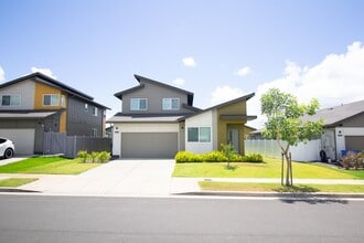 Building Photo - Ikena-Ho'opili/4 BD/2.5 BA/4 PK/ Available February 1