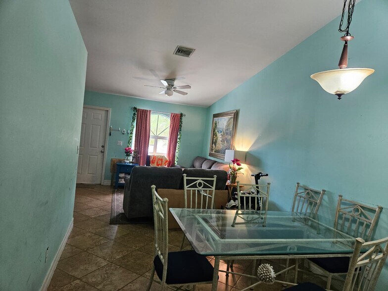Building Photo - 3319 Thomasson Dr