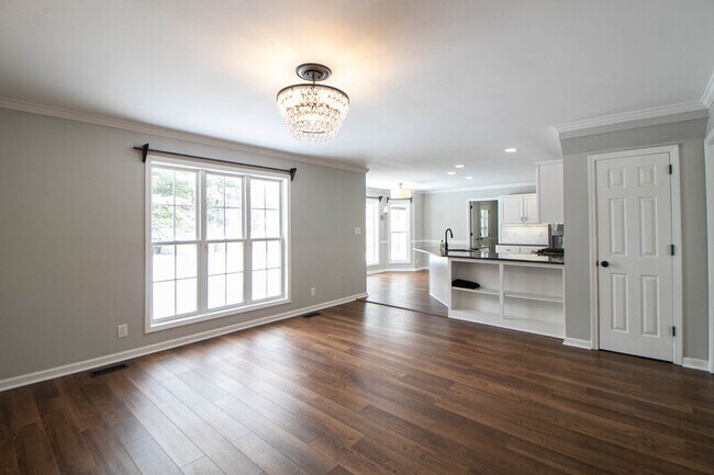 Building Photo - 2553 Emerald Ct