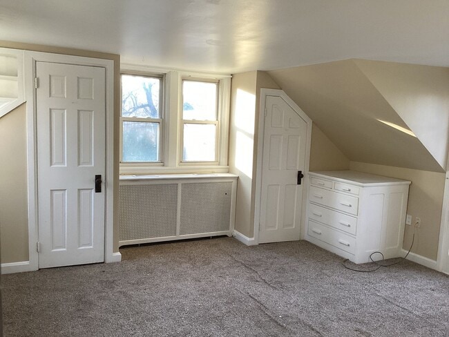 Building Photo - Two-Bedroom House