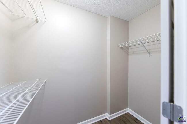 Building Photo - 404 Chadwyck Cir