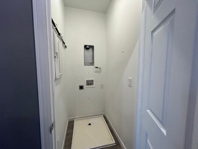 Building Photo - 3 Bedroom 2.5 Bathroom Townhouse in Payson, Utah!