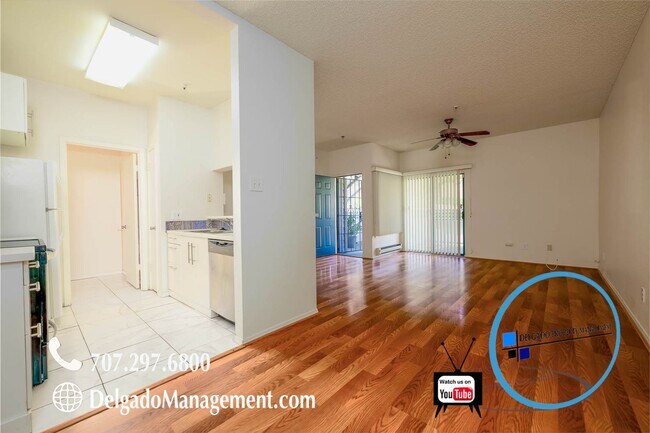 Building Photo - Glen Cove 2 bedroom condo