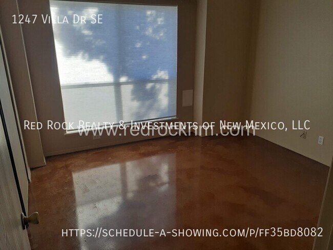 Building Photo - 1247 Villa Dr SE
