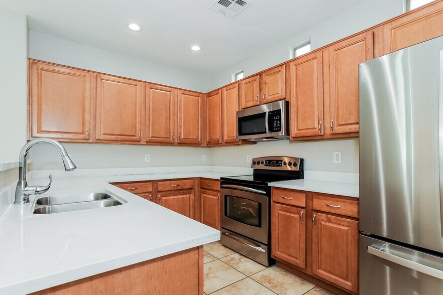 Building Photo - 2918 S Anderson Ln