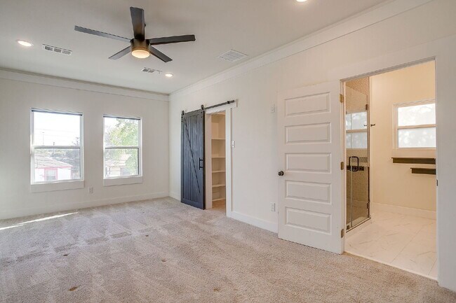 Building Photo - Beautiful New Build in Heart of Fort Worth!