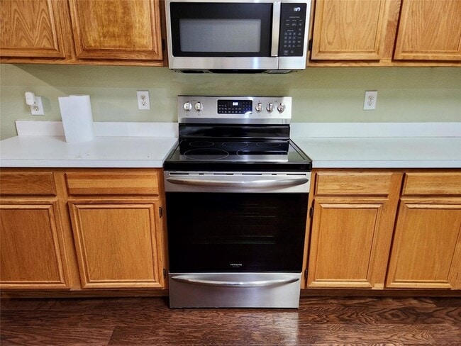 Building Photo - 1505 Fairfield Ct