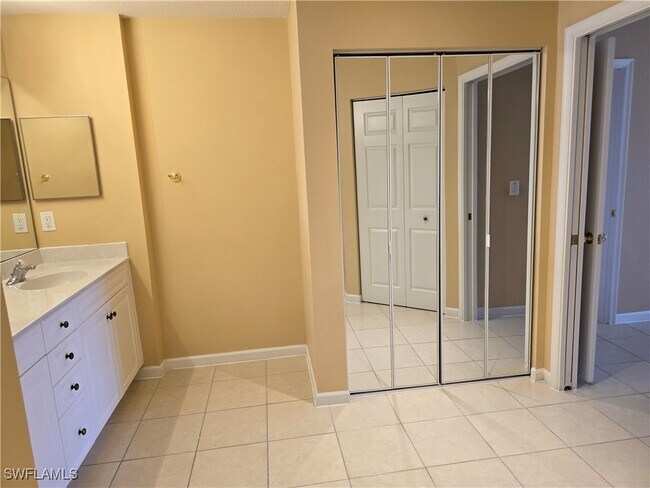 Building Photo - 25069 Peacock Ln