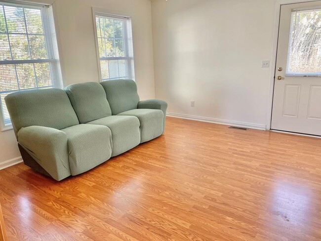 Building Photo - 5164 Main St