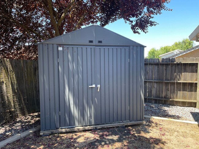 Building Photo - 143 Goldenwest Ct