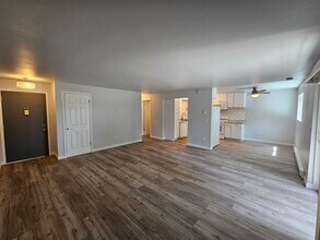 Building Photo - Beautifully Remodeled Condo in the Valley