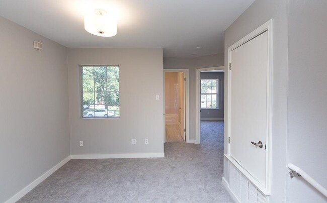 Building Photo - 917 Minturn Ln