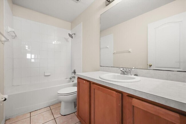 Building Photo - 628 Henley Cir