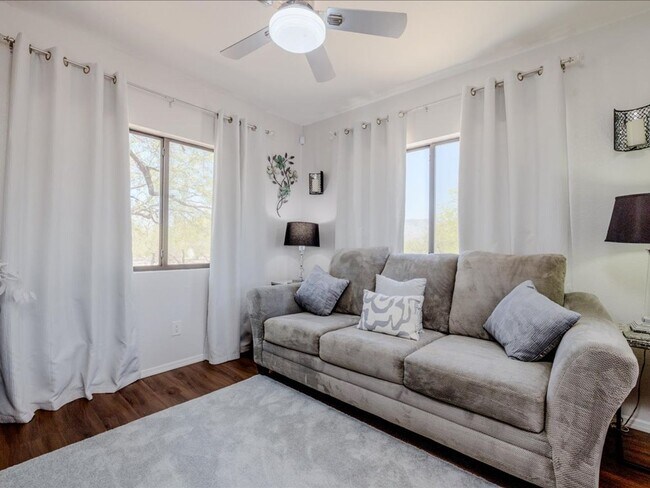 Building Photo - 1 Bedroom 1 Bathroom FULLY FURNISHED! COMM...