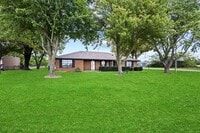 Building Photo - 1121 Bones Chapel Rd