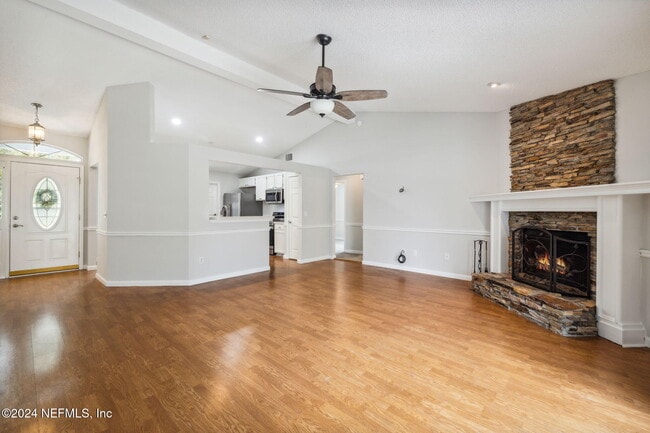 Building Photo - 12358 Carriage Crossing Ct