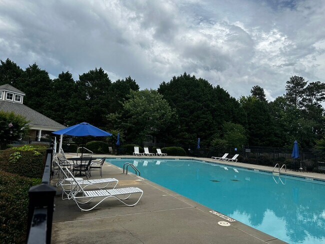 Building Photo - 3 Bedrooms 2 baths in McDonough on 1 acre waterfront backyard with private dock.