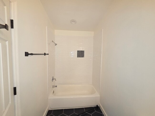 Building Photo - 1746 Foxhall Cir